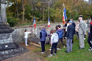 Fleurissement des tombes des anciens combattants