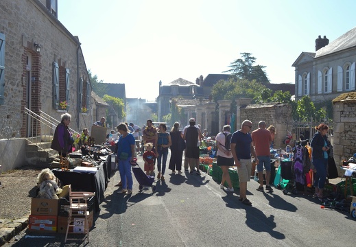 Brocante Montjavoult