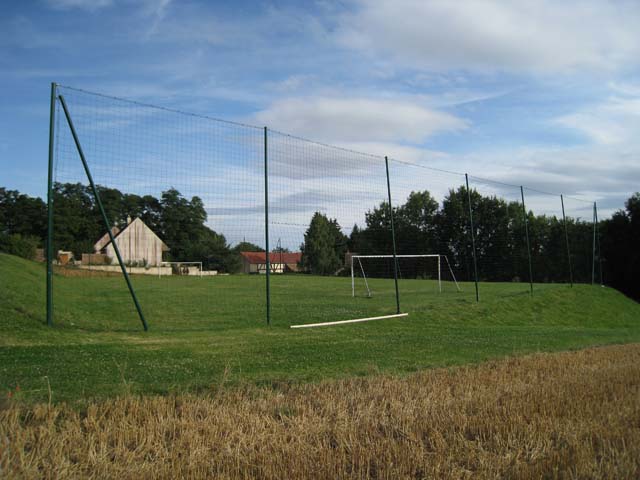 Le terrain de foot